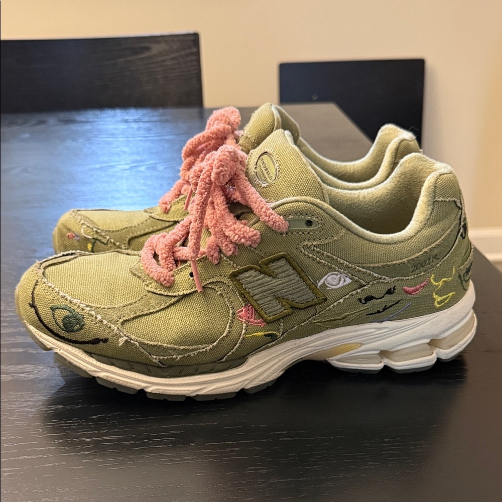 Bryant Giles x New Balance 2002R